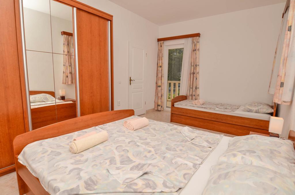 Apartments Villa Iva Orebić Стая снимка